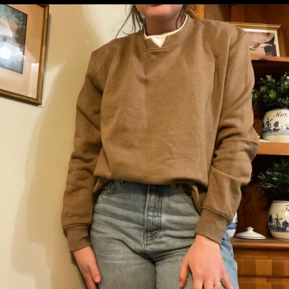 Hasting & Smith sweatshirt.